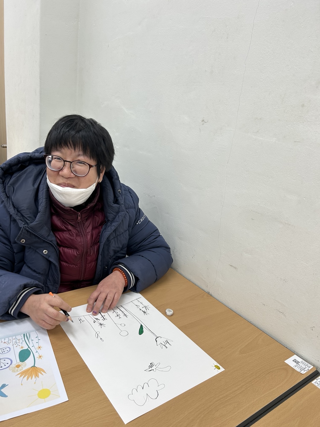 25년 4월 4일 미술 동아리# 봄 풍경꾸미기#스케치북에도 봄이 왔나봄#꽃과 나비~