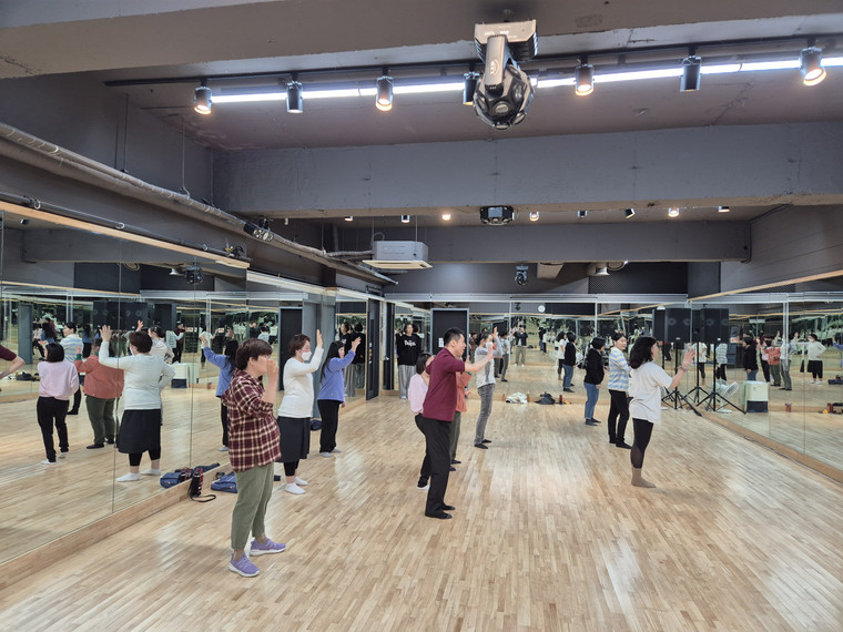 방송 댄스 동아리 팀# 4월 3일#SM 댄스 학원 고고~~